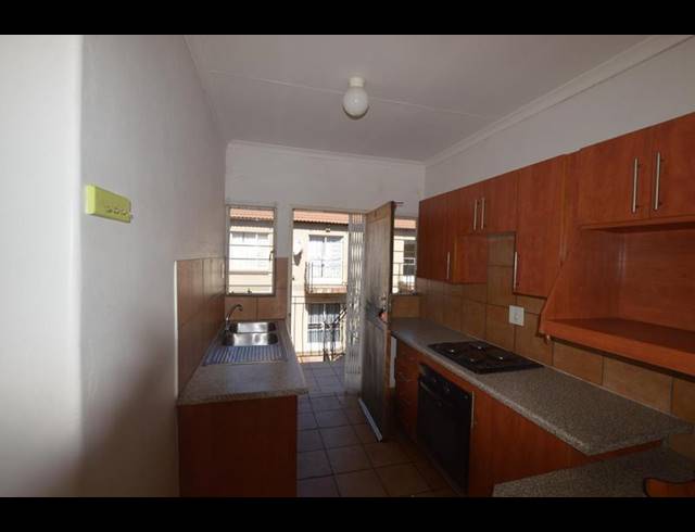 2 BEDROOM APARTMENT FOR SALE IN VAALPARK